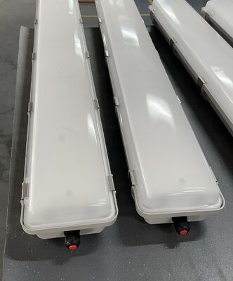 Lampu LED Linear Tahan Ledakan Bersertifikat IECEx ATEX Zona 1 Zona 2 IP66 10W 18W 36W dengan Baterai Darurat